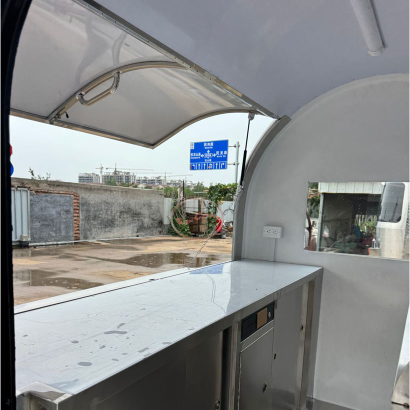 Venta directa a granel Camión  - Commercial Kitchen On Wheels reseña y precio